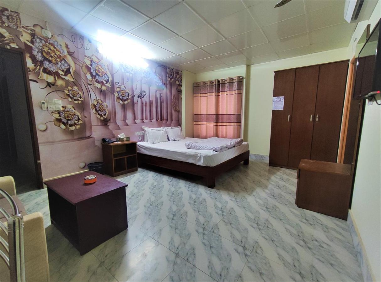 Hotel Pushpo Bilash Khulna Exteriör bild